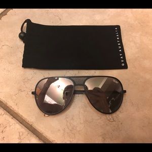 Quay X Kylie Iconic in black EUC